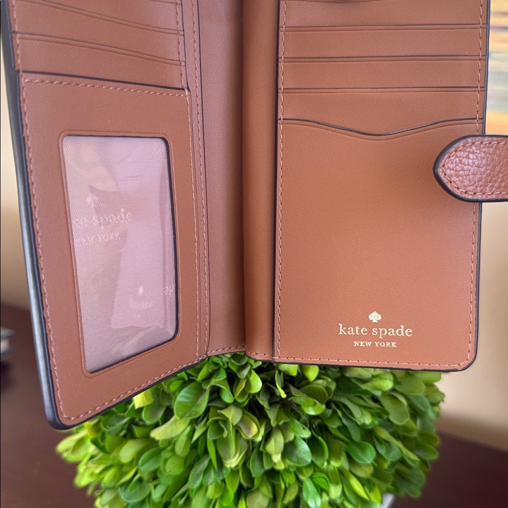 KATE SPADE ♠️ New York 🤎Leila🤎LEATHER MEDIUM BIFOLD WALLET 🌟EUC🌟 - Picture 12 of 17